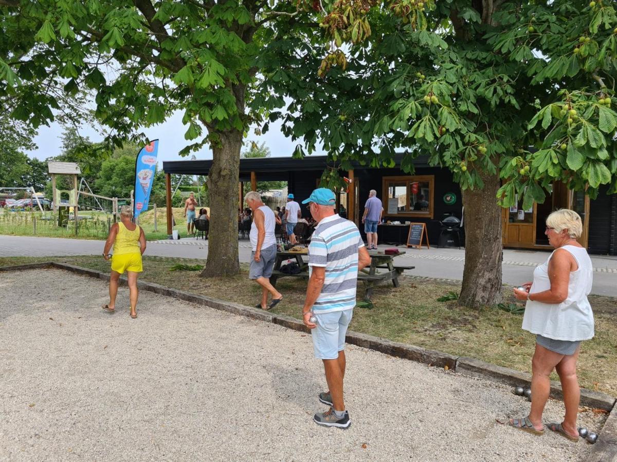 Chalet 575 Op Recreatiepark De Wielen Синт Мартен Екстериор снимка